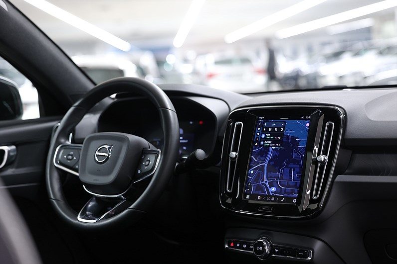 Volvo C40 Recharge Single Motor *Hjulkampanj!* Core Pano Drag