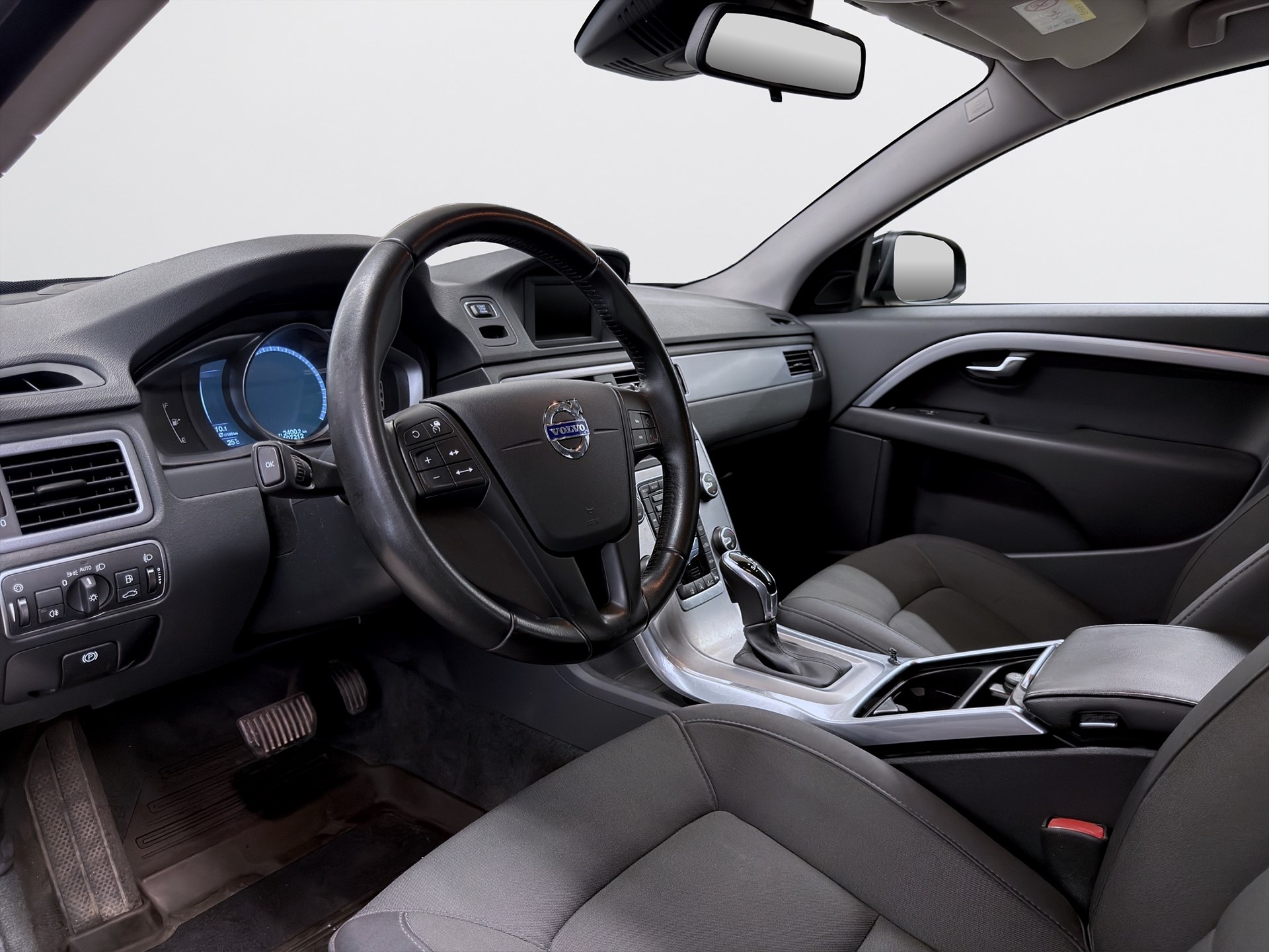 Volvo V70 T4 190hk Kinetic Värmare Drag Årsskatt 1086kr