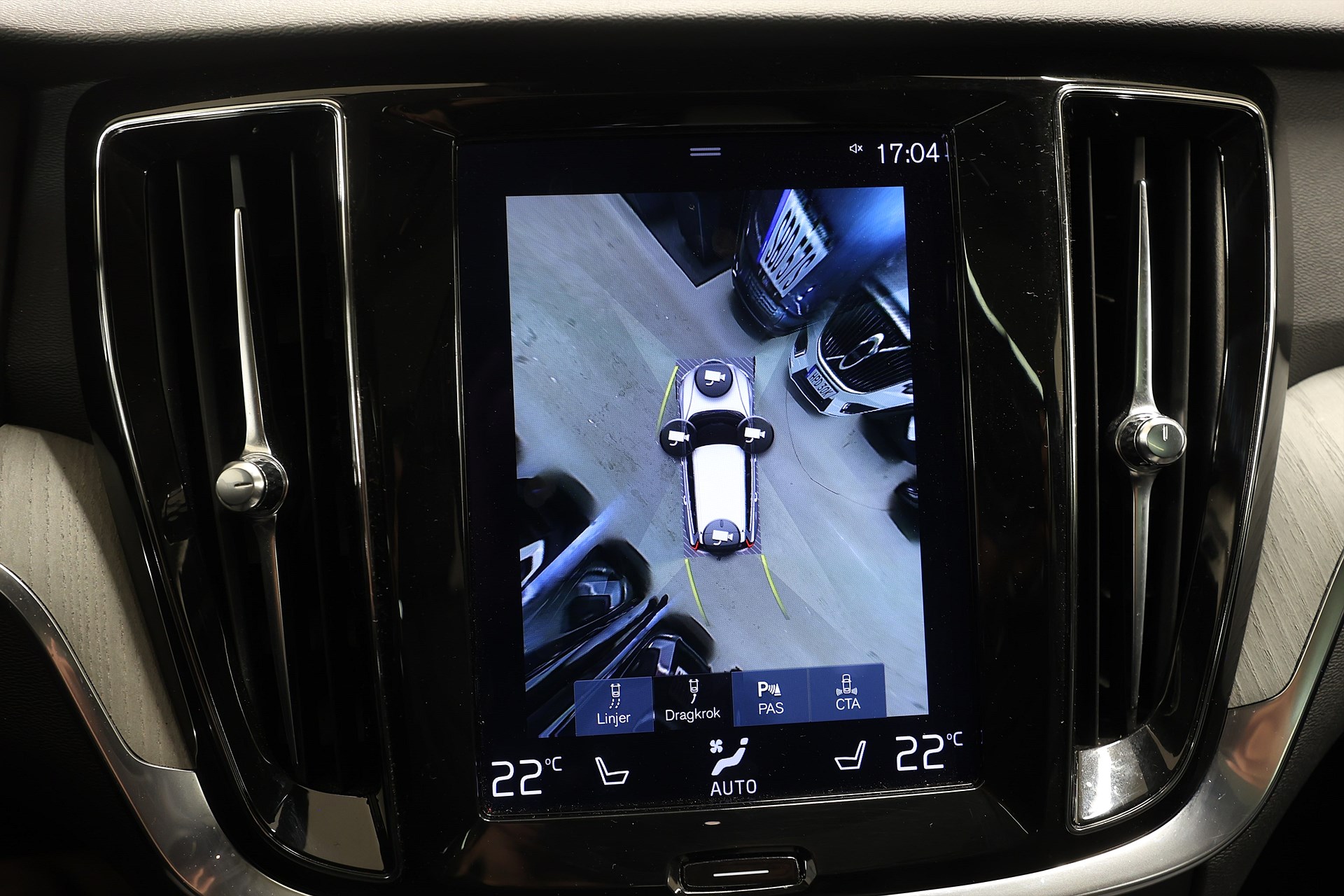 Volvo V60 B3 163hk Inscription H/K HUD Pano Massage 360 Drag