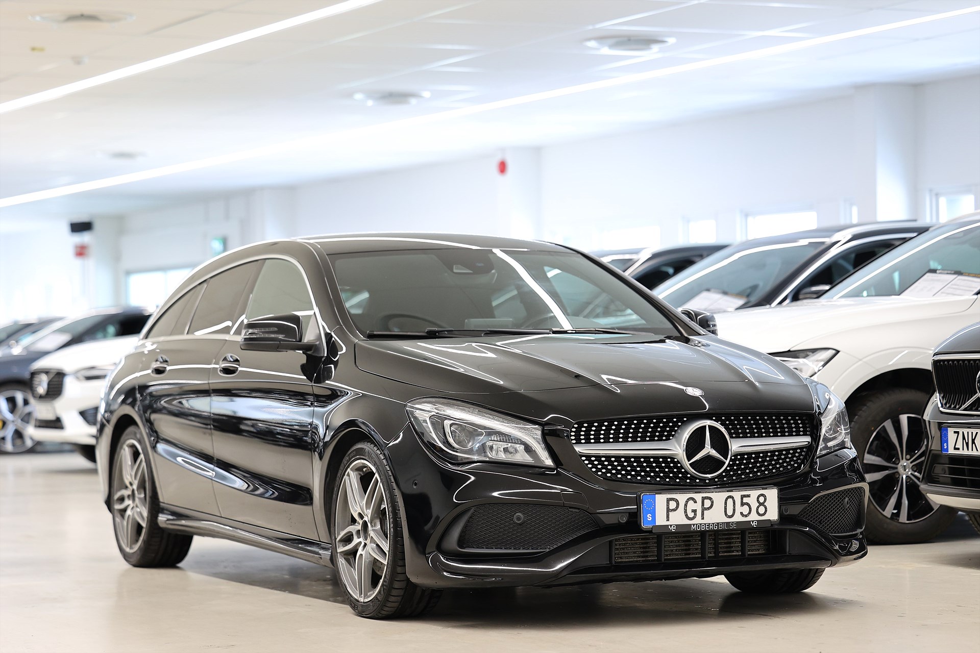 Mercedes-Benz CLA 220 D 177hk AMG Sport B-Kamera Carplay