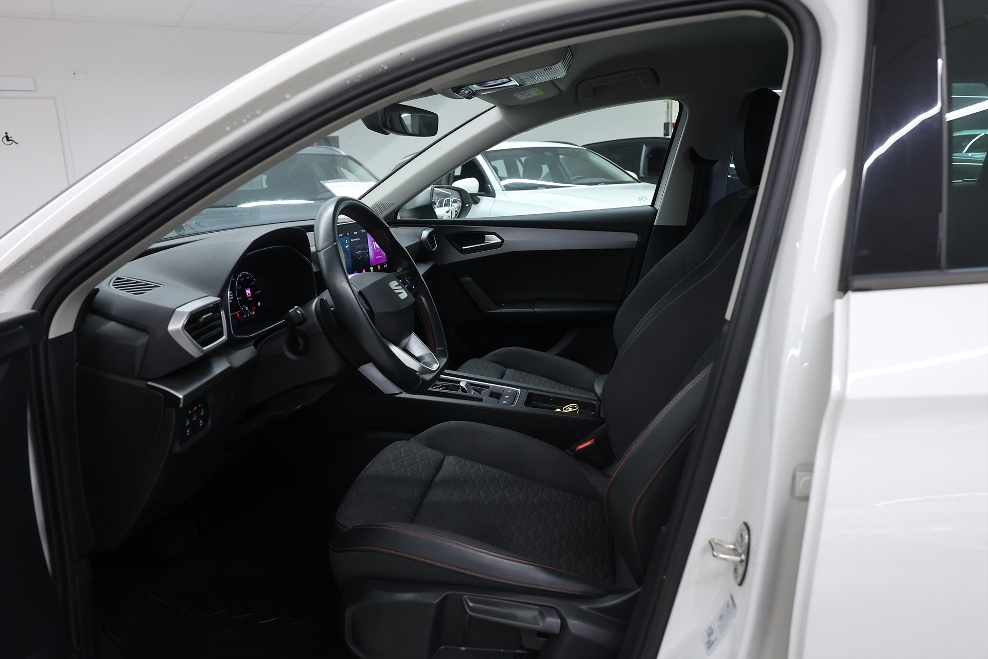 Seat Leon 1.4 e-Hybrid Sportstourer 204hk *Hjulkampanj!* FR Drag Navi Keyless