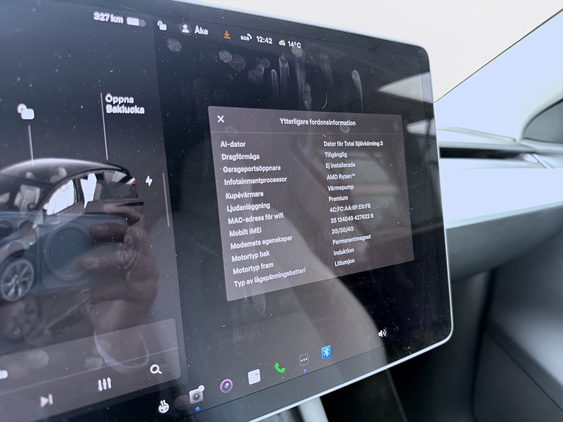 Tesla Model Y Long Range 514hk Pano Navi Drag B-Kamera MOMS
