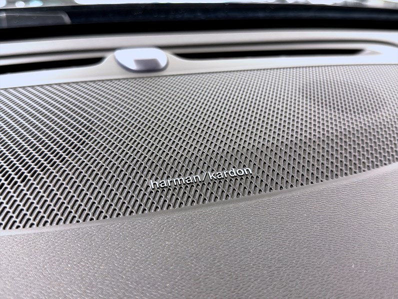 Recharge T6 AWD 340hk R-Design HUD H/K Läder