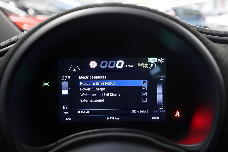 Abarth 500e 155hk *Kampanj!* Scorpionissma Alcantara JBL Pano