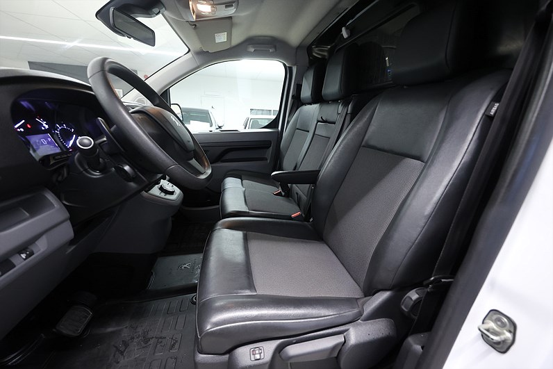 Peugeot Expert 2.0 BlueHDi 122hk L3 Värmare Drag MOMS