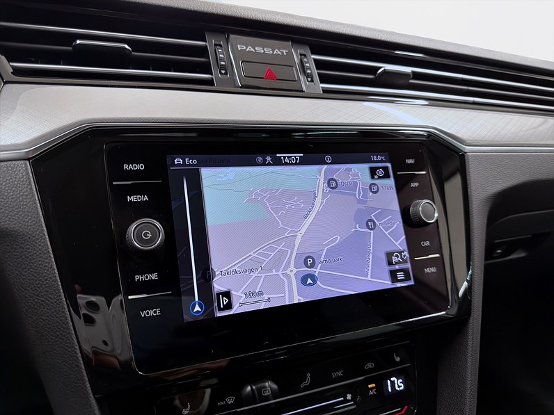 Volkswagen Passat SC GTE 218hk Executive Navi Drag B-Kamera