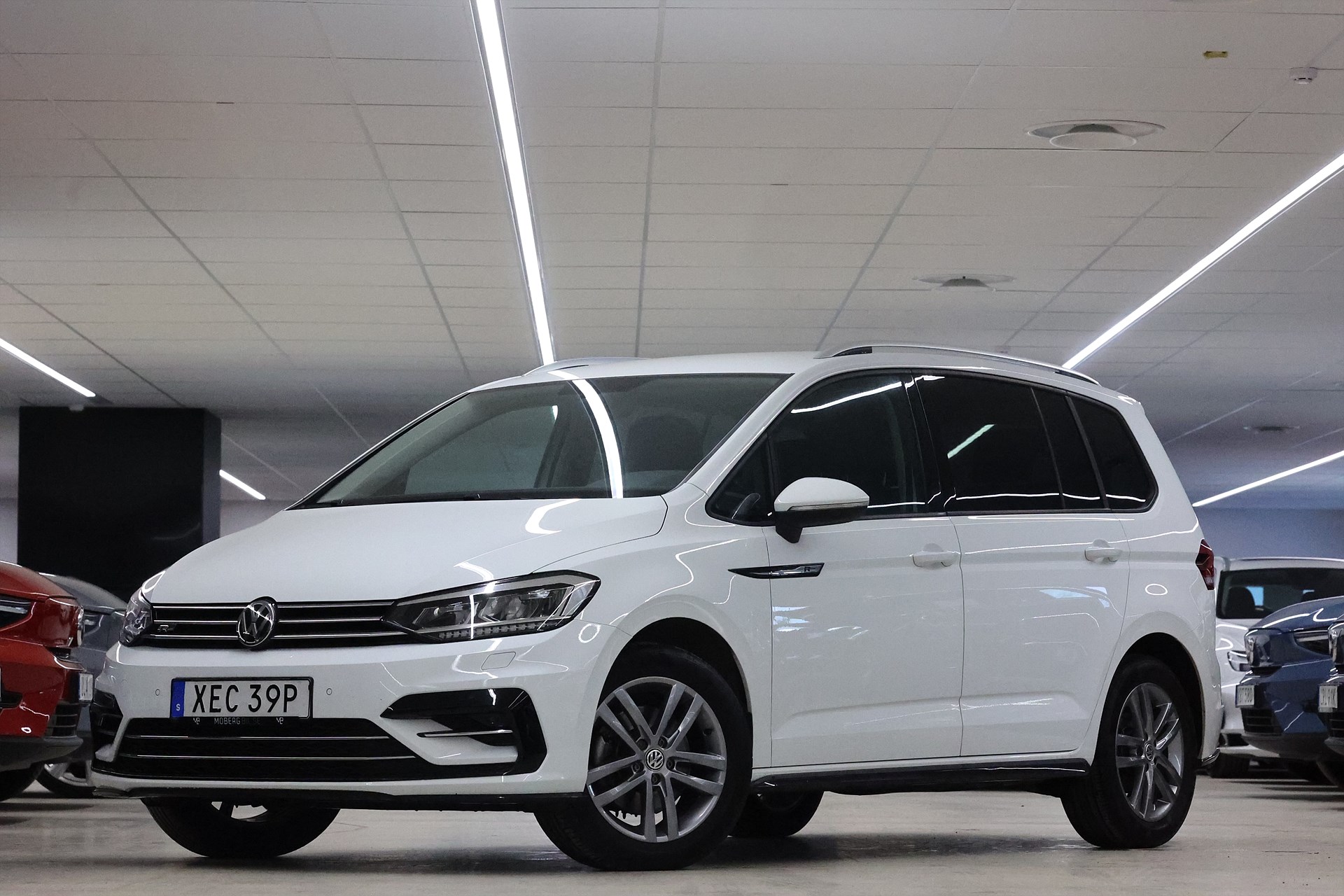 Volkswagen Touran 2.0 TDI 150hk R-Line 7 sits PDC LED MOMS