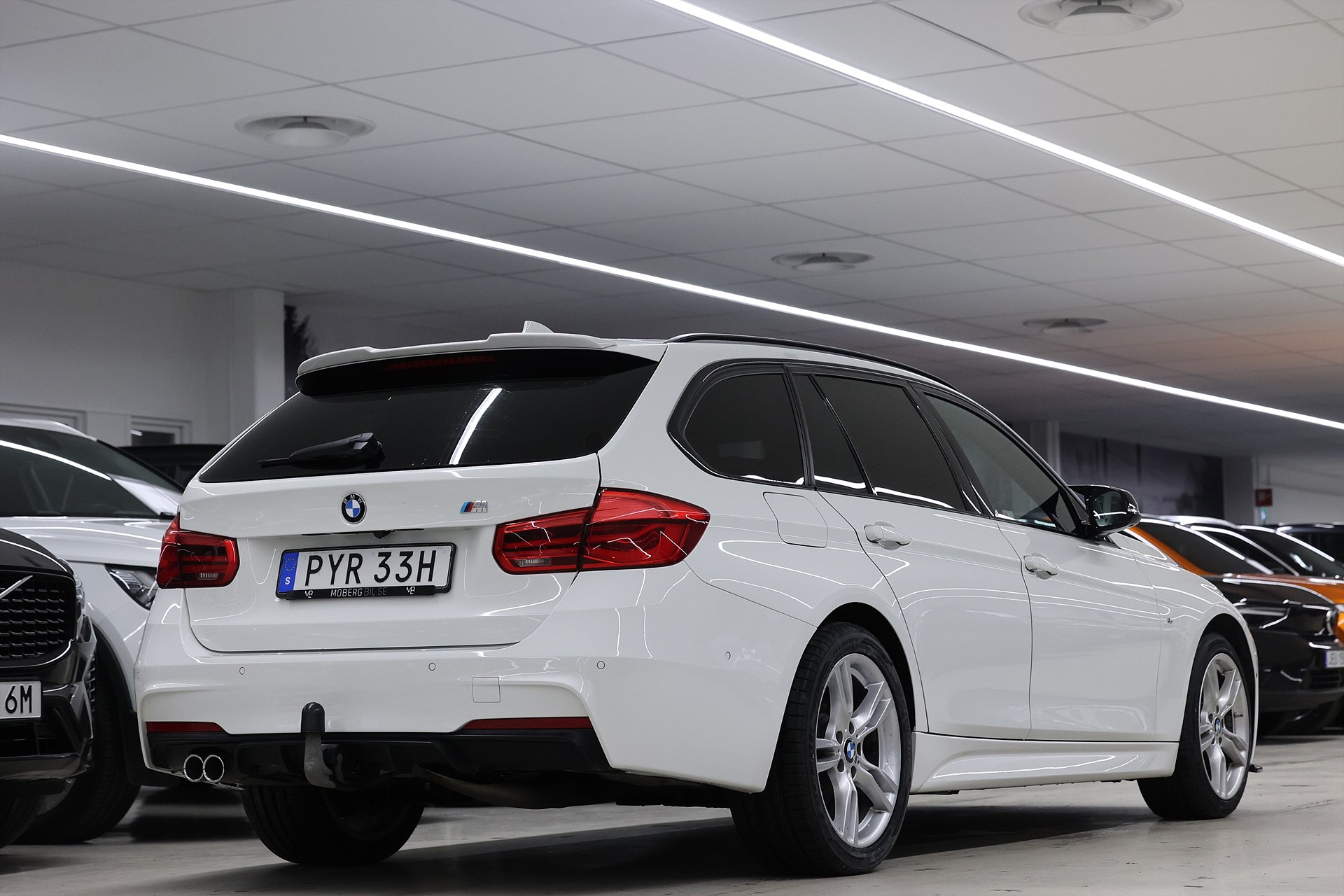 BMW 320d xDrive Touring 190hk *Hjulkampanj!* M Sport Pano HUD H/K Keyless Drag