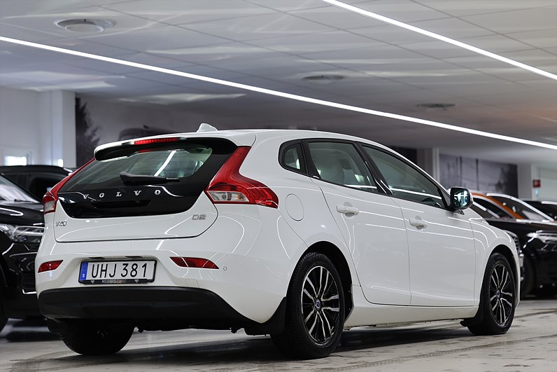 Volvo V40 D2 120hk Business Adv Keyless B-kamera Värmare