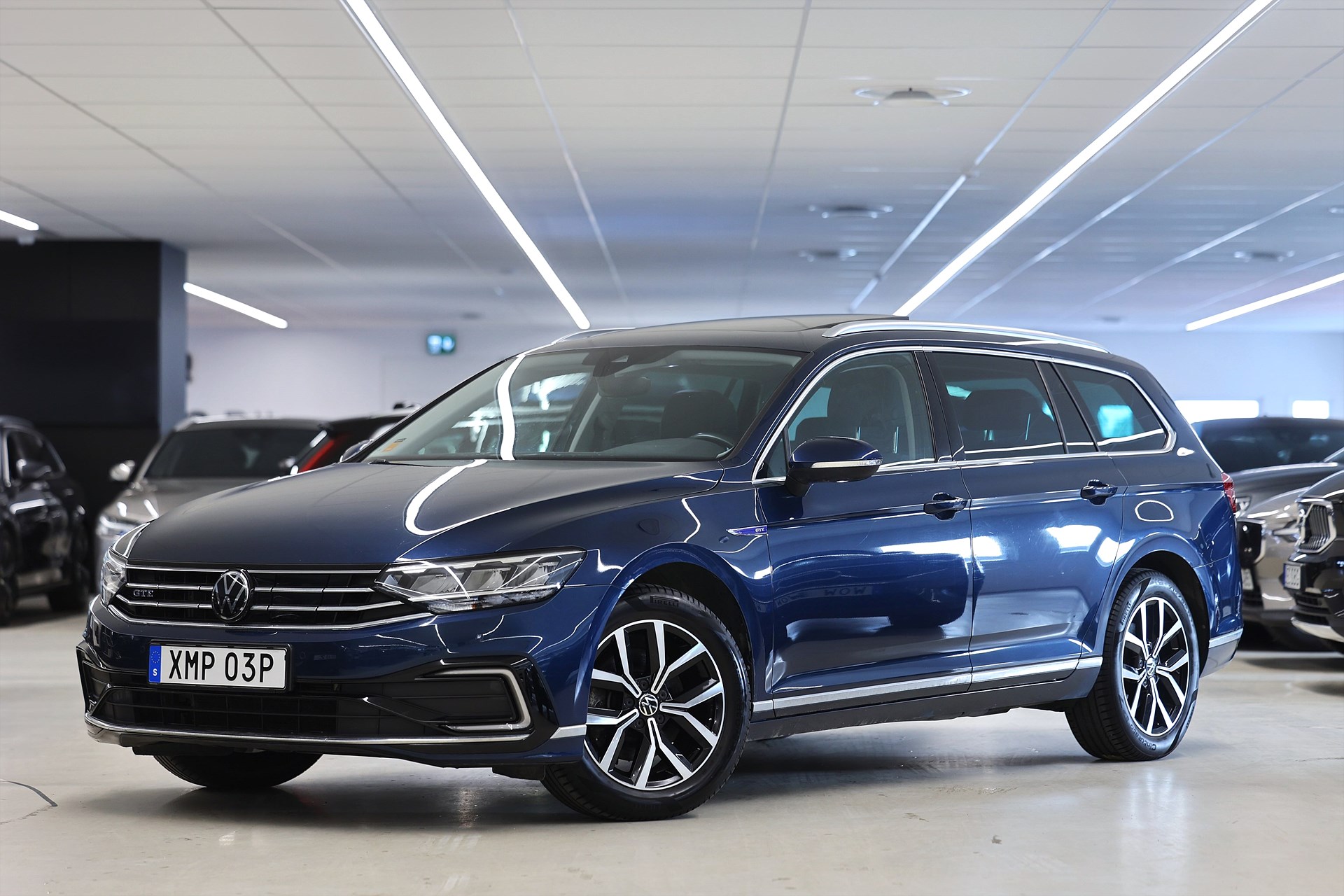 Volkswagen Passat Sportscombi GTE 218hk Pano Navi B-kamera Drag