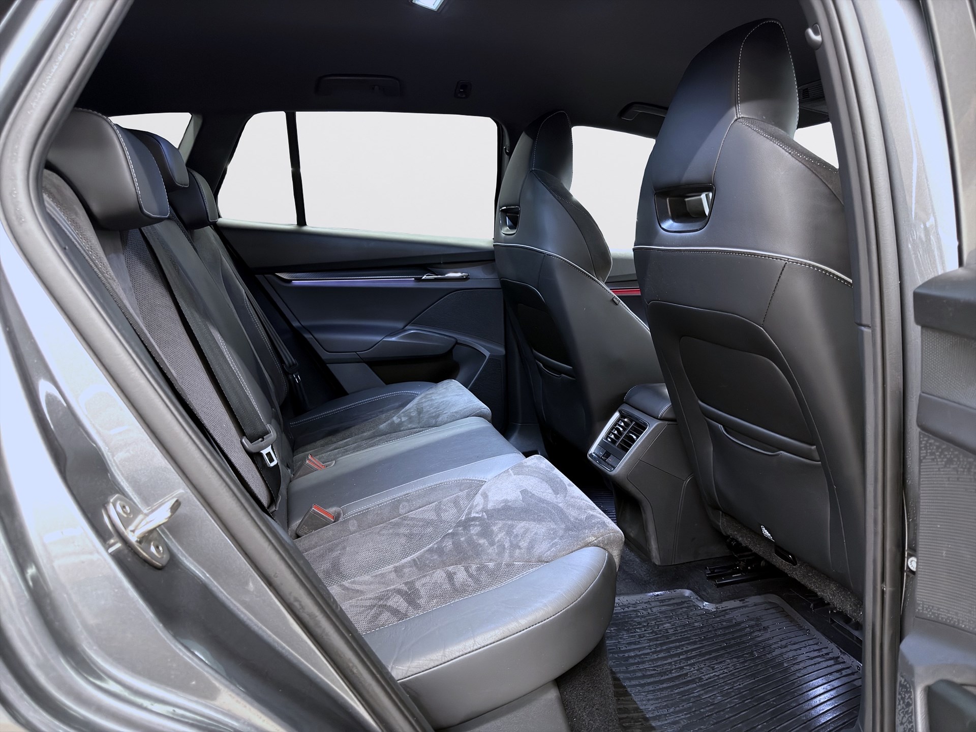 Skoda Enyaq iV 80x 265hk Sport Line CANTON Navi Drag B-Kamera