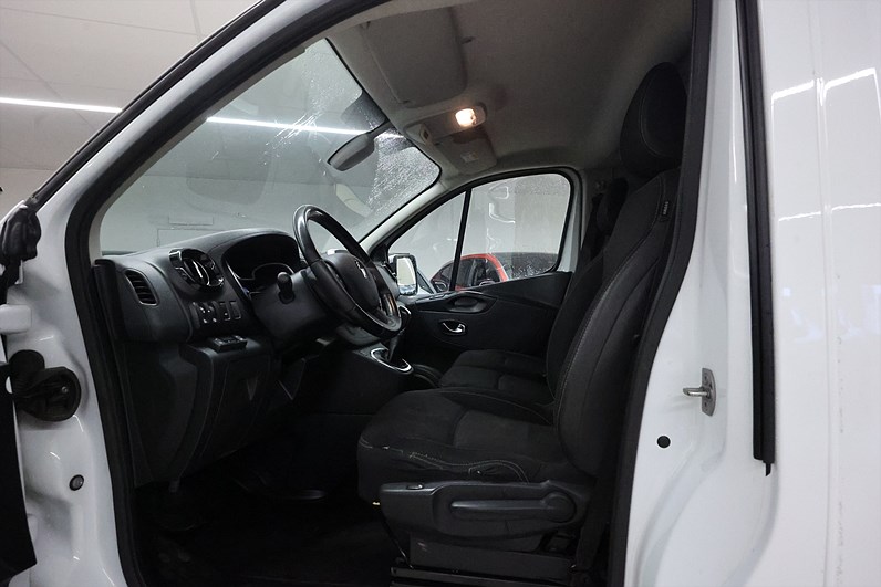 Renault Trafic 2.0 dCi 145hk Nordic Line L2 Värmare LED Navi
