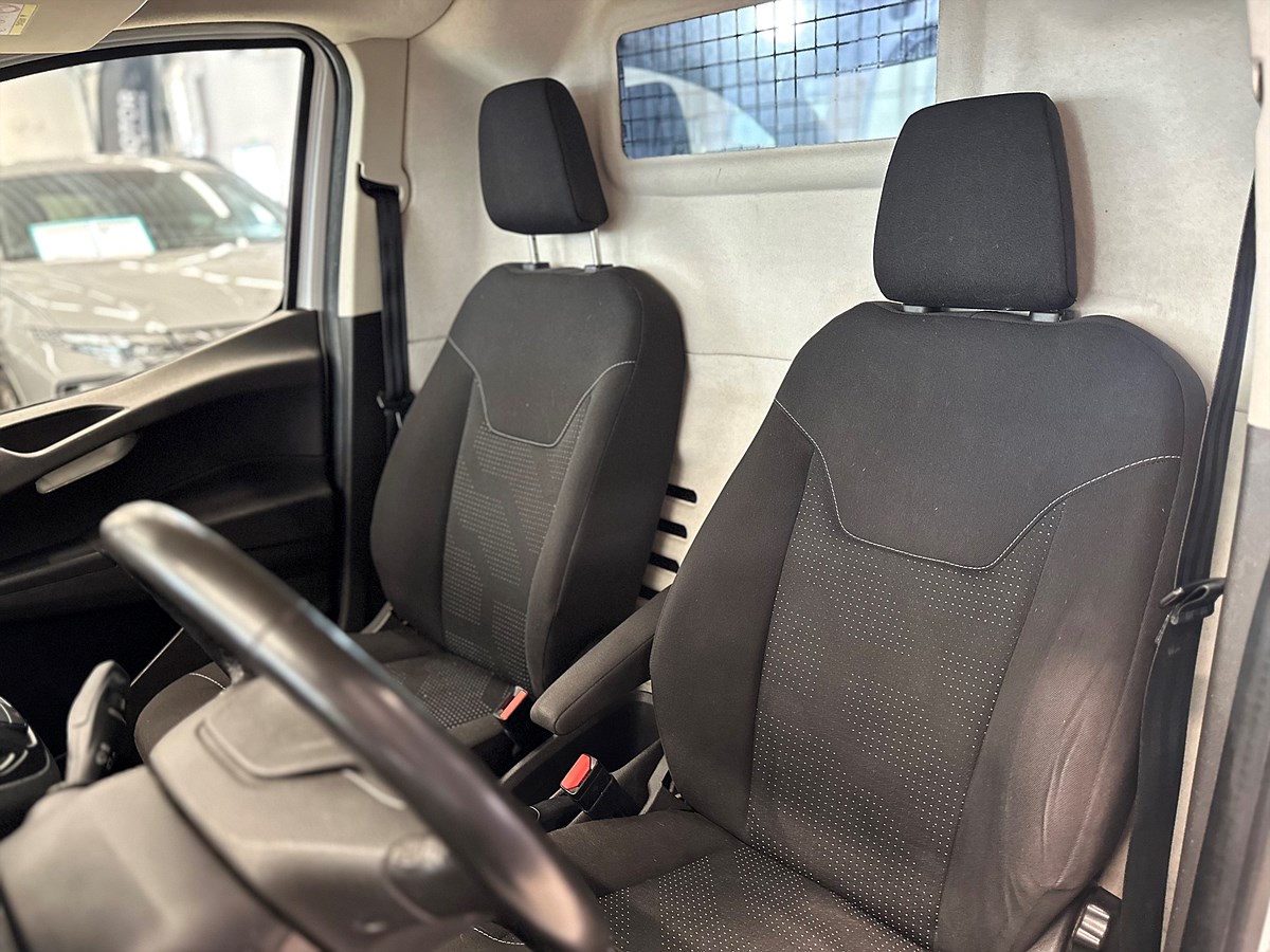 Ford Transit Courier – bild 12