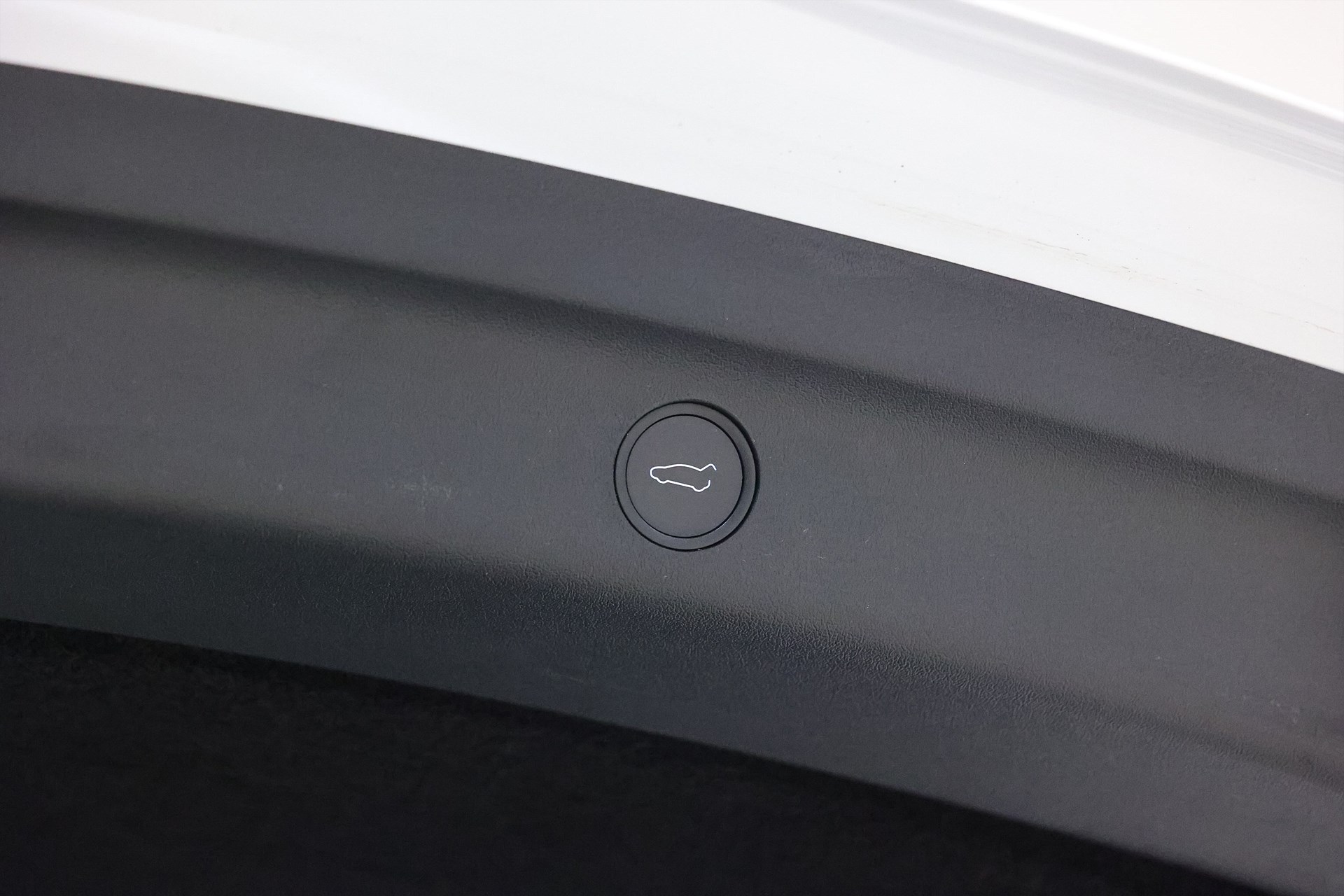 Tesla Model Y Long Range AWD 514hk Pano Drag Navi Läder