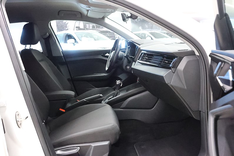 Audi A1 Sportback 30 TFSI 116hk Proline CarPlay Cockpit PDC