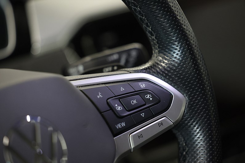 Volkswagen Passat GTE IQ Cockpit B-kamera Drag Värmare MOMS