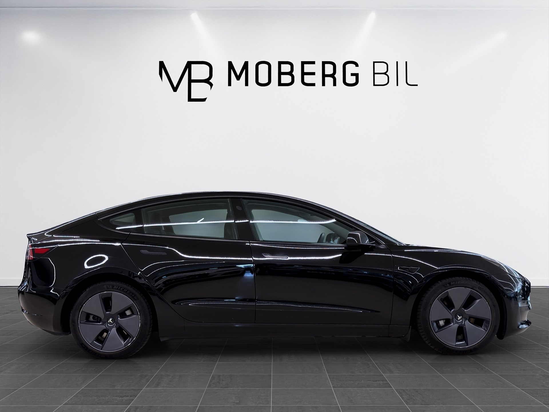 Tesla Model 3 Long Range 498hk AWD Pano Läder Navi B-Kamera