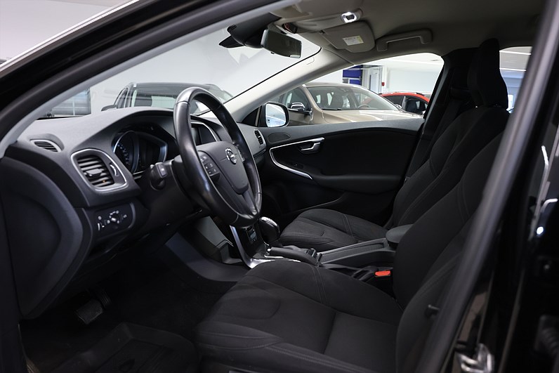 Volvo V40 Cross Country T3 152hk Kinetic H/K Värmare LED