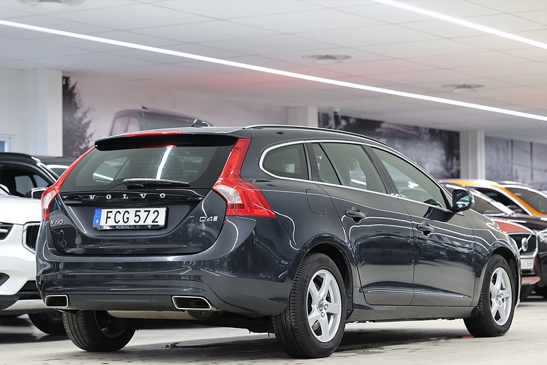 Volvo V60 D4 190hk *Hjulkampanj!* Momentum Värmare