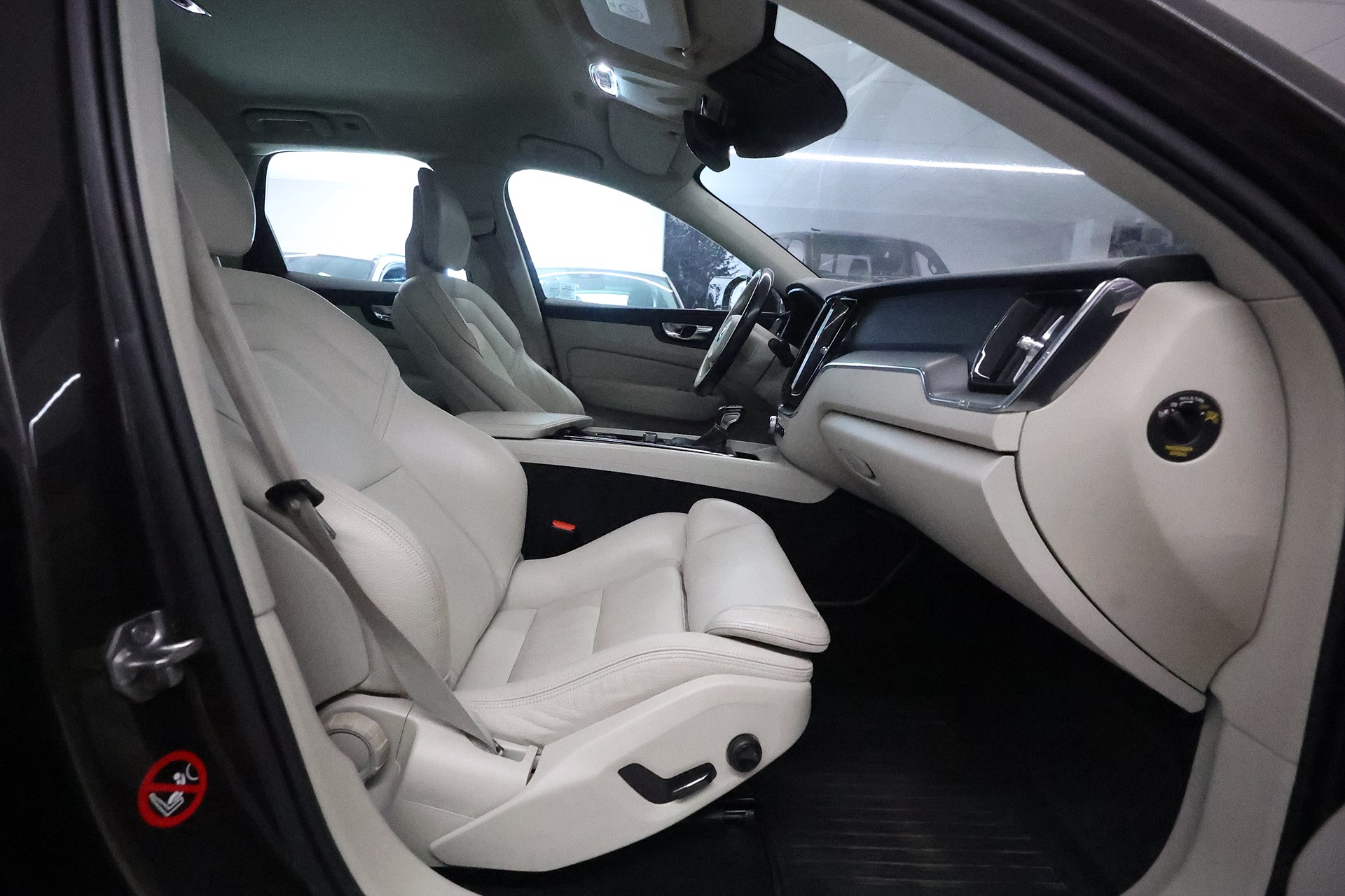 Volvo XC60 D4 AWD 190hk Inscription 360 Drag Värmare Navi