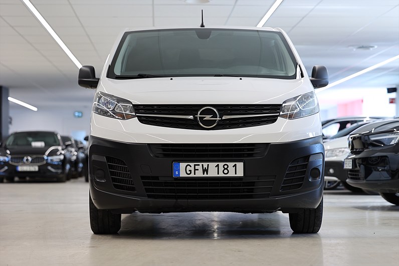 Opel Vivaro Skåpbil 2.0 BlueHDI 144hk L2 CarPlay 3-Sits 360-Kamera