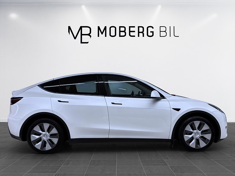 Tesla Model Y Long Range 514hk Helg på Moberg! Pano Läder Navi B-Kamera