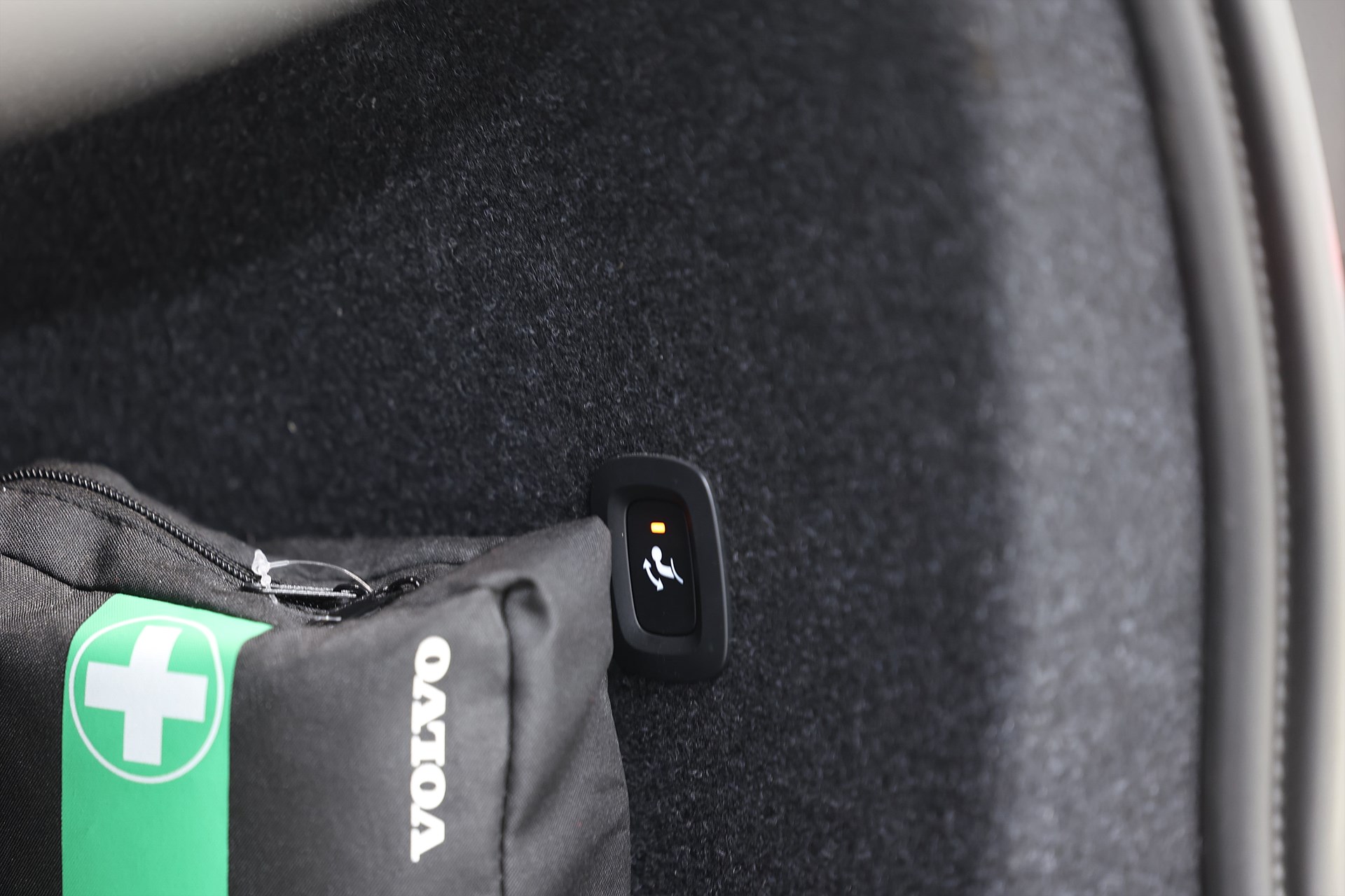 Volvo C40 Recharge Single Motor 231hk *Hjulkampanj!* H/K Pano