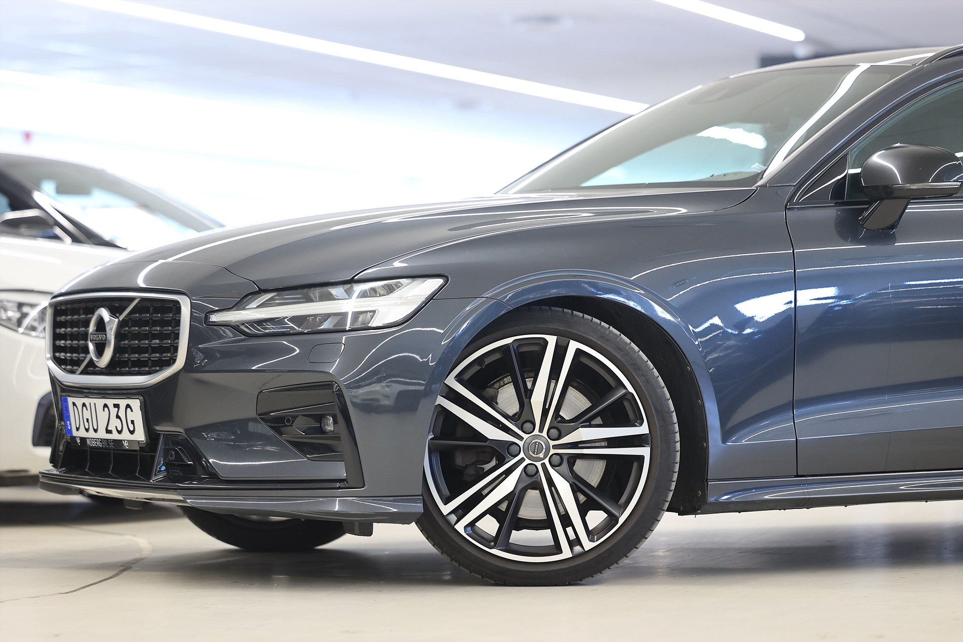 Volvo V60 T5 250hk R-Design Läder Keyless Värmare B-Kamera