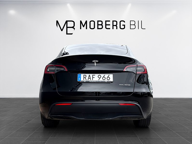 Tesla Model Y Long Range AWD 514hk Pano Läder Navi B-Kamera