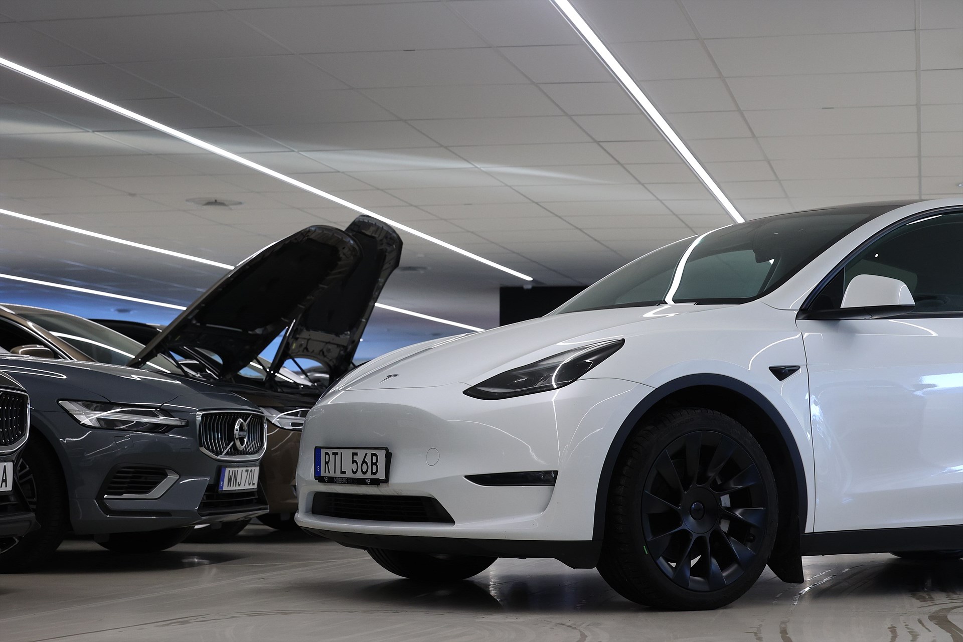 Tesla Model Y Long Range 514hk *Hjulkampanj!* AWD Pano AP MOMS