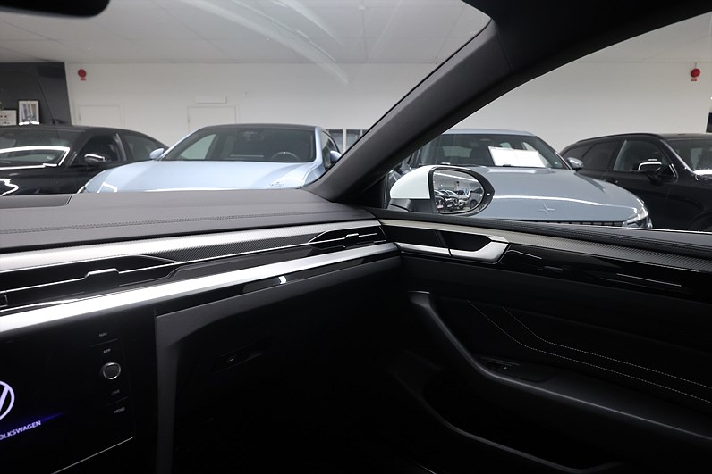 Volkswagen Arteon SB eHybrid 218hk *Hjulkampanj!* R-Line Drag