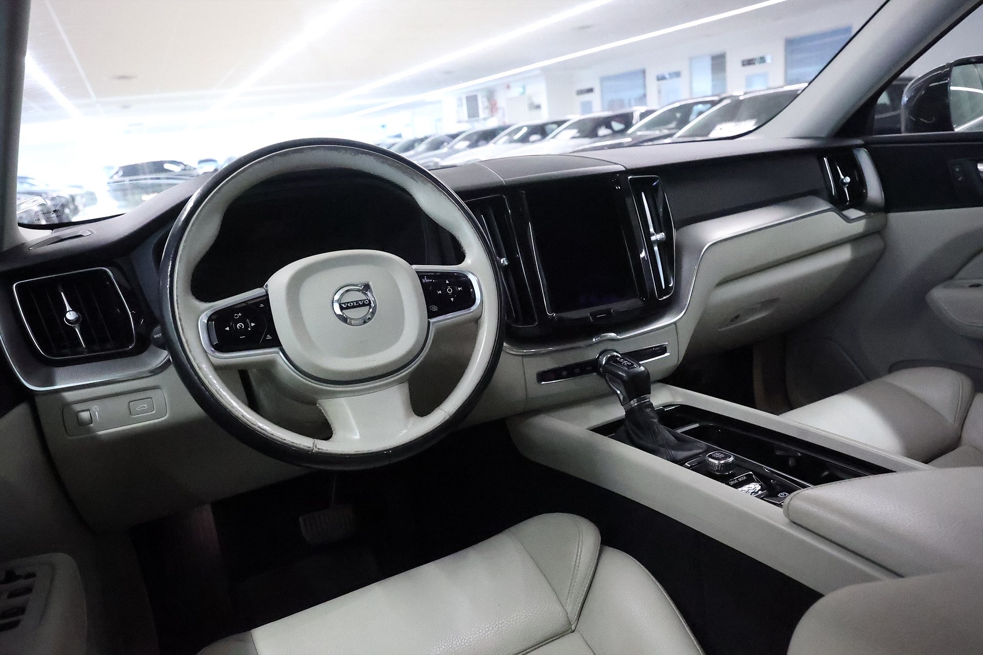 Volvo XC60 D4 AWD 190hk Inscription 360 Drag Värmare Navi