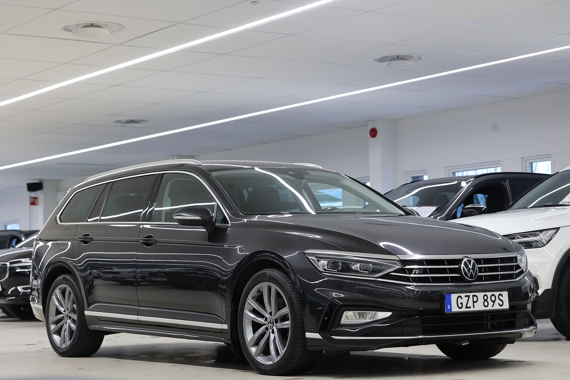 Volkswagen Passat 2.0 TDI SC 4M 200hk *Hjulkampanj!* R-Line