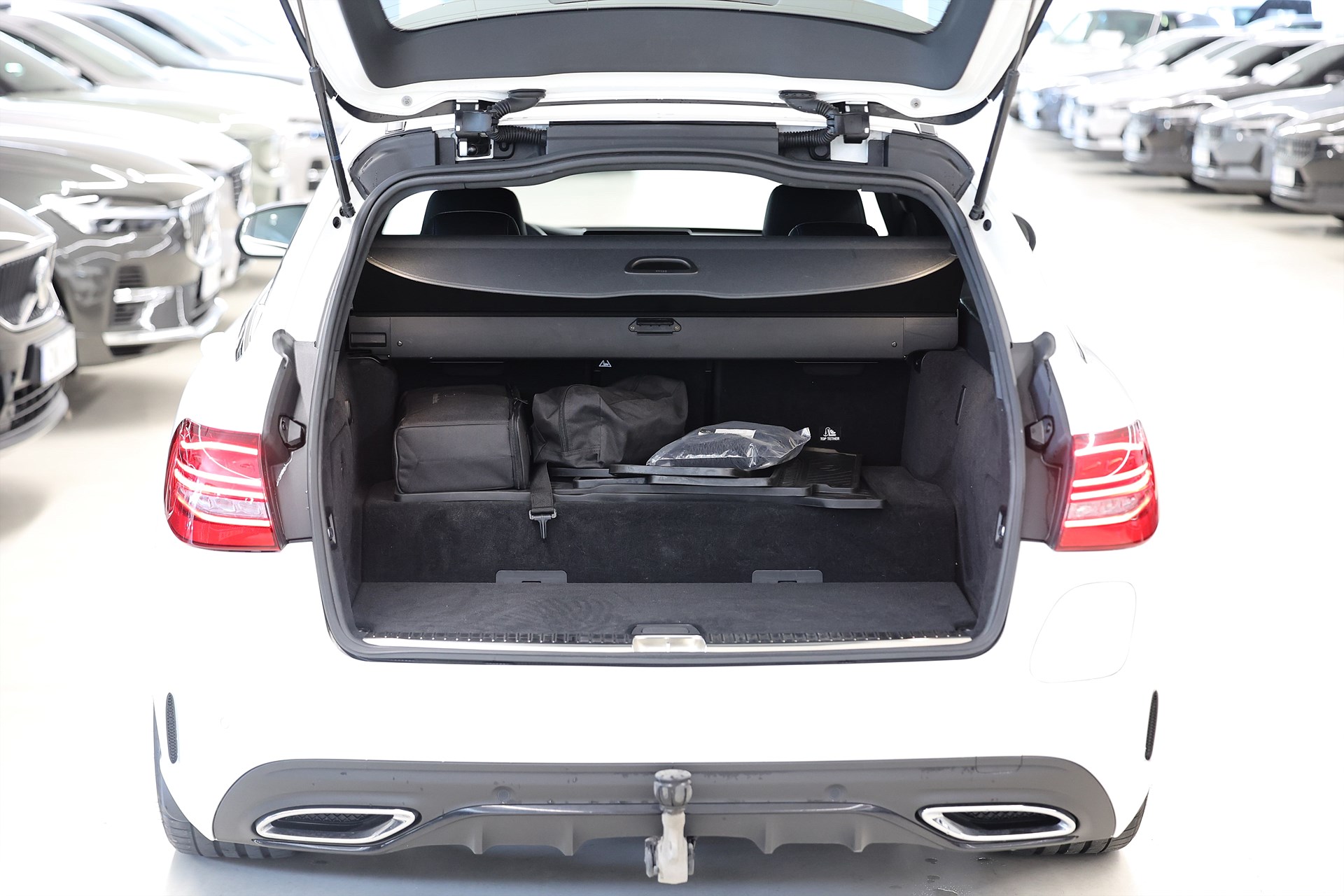 Mercedes-Benz C 300 de AMG Line Night edt B-kamera Drag