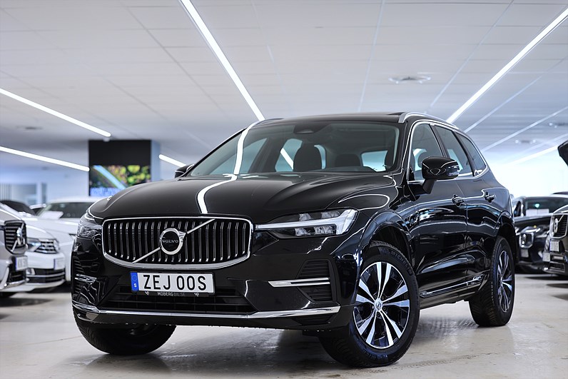 Volvo XC60 Recharge T6 AWD 350hk Core Edition Pano Drag Keyless MOMS
