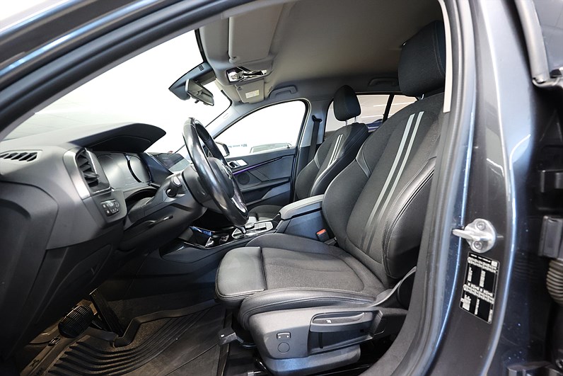 BMW 118i 140hk Sport Line PDC LED