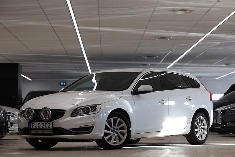 Volvo V60 D4 190hk Summum Värmare B-kamera Navi Skinn