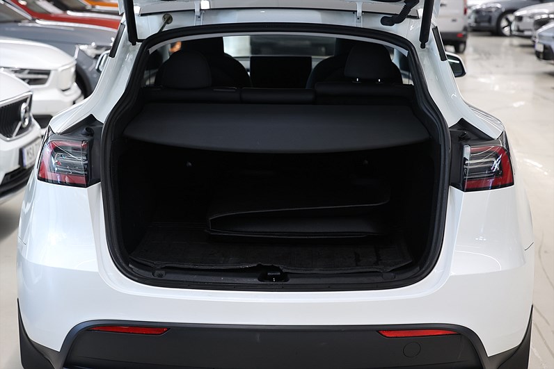 Tesla Model Y Long Range 514hk *Hjulkampanj!* AWD Pano AP MOMS