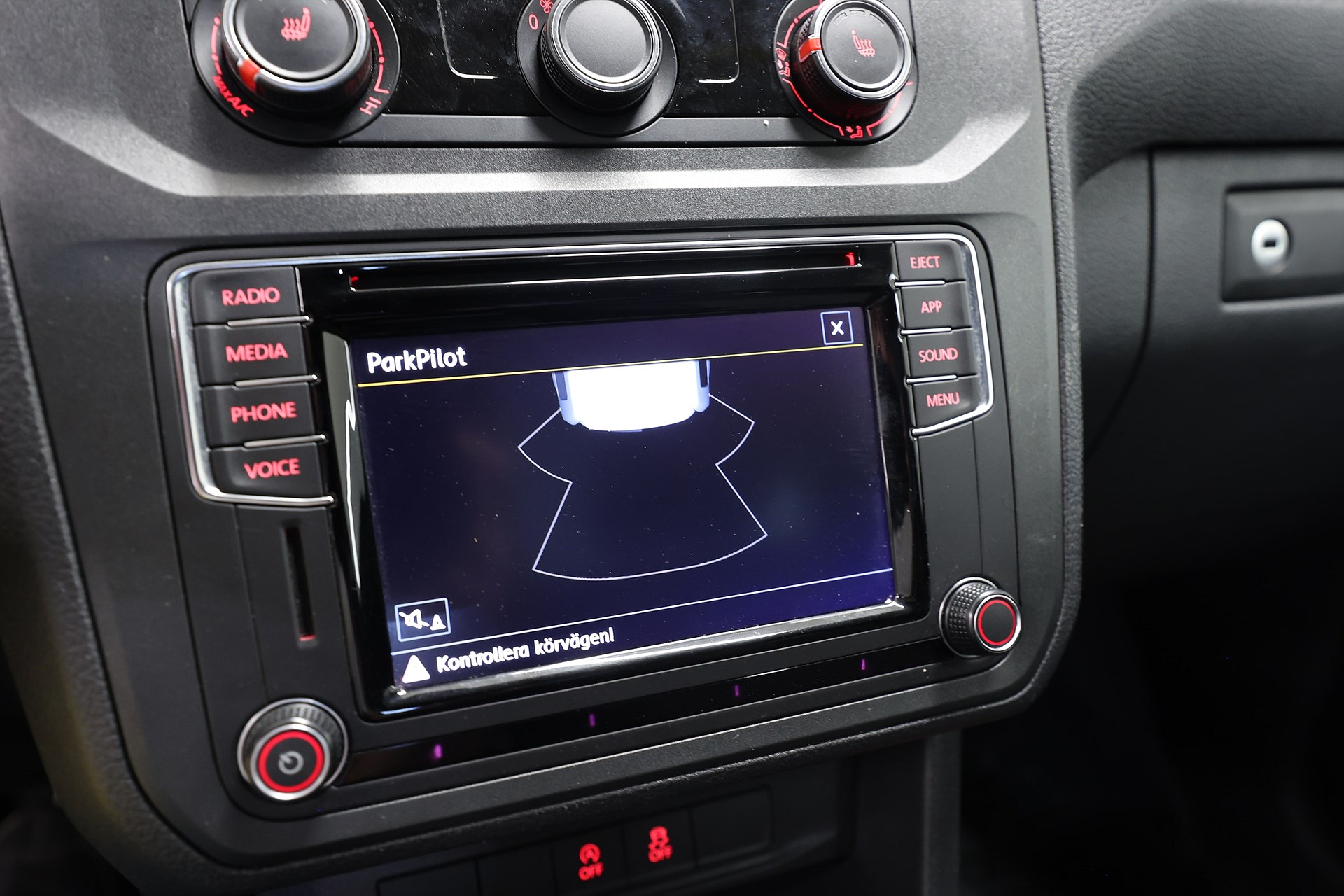 Volkswagen Caddy 2.0 TDI Värmare Carplay Drag LEASBAR