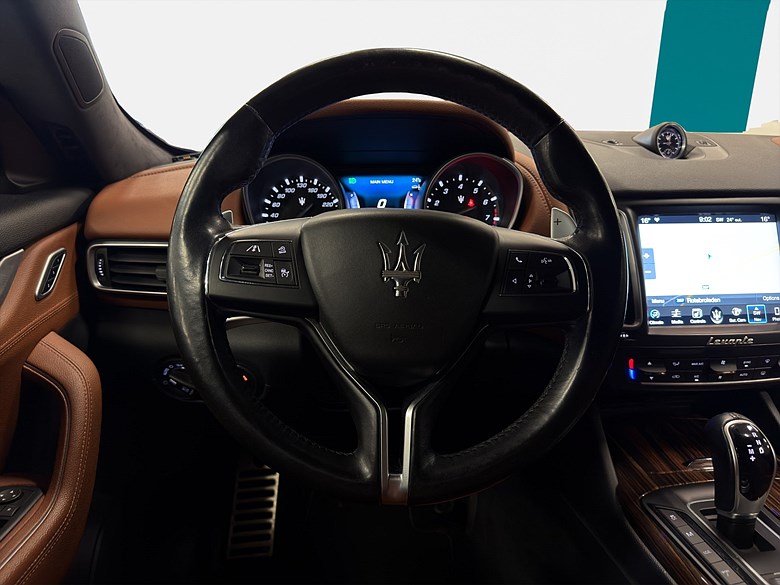 Maserati Levante S, Kamera, Navi, Harman Kardon , FR 2,99% 2017, grå – bild 18 av 23, begagnad hos Niber i Järfälla
