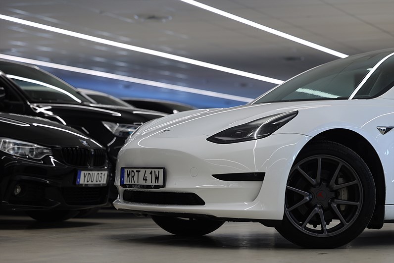 Tesla Model 3 Standard Range Plus 325hk AP Pano Läder Navi