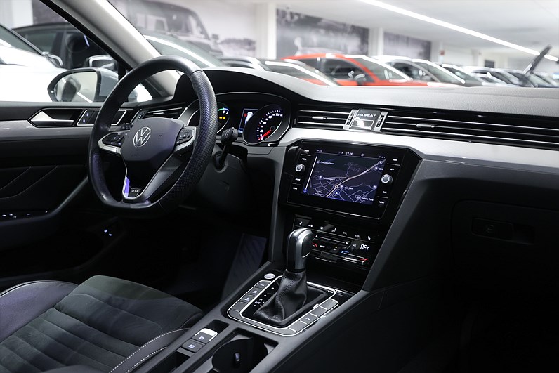 Volkswagen Passat SC GTE 218hk *Kampanj!* Navi Drag Navi B Kamera