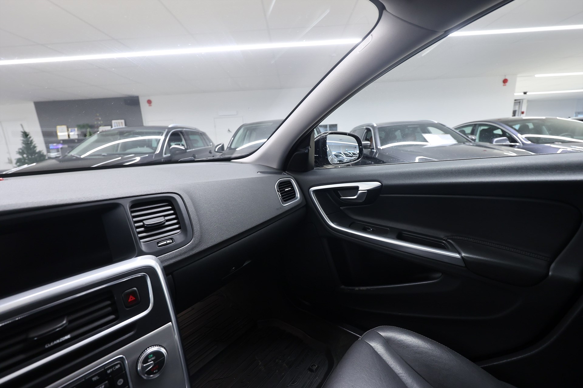 Volvo V60 Cross Country D3 150hk Classic Navi Värmare Keyless