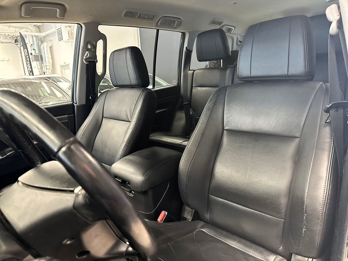 Mitsubishi Pajero – bild 11