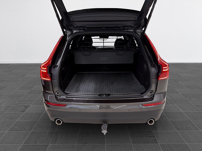 Volvo XC60 B4 AWD 197hk Momentum Adv Drag B-Kamera Läder