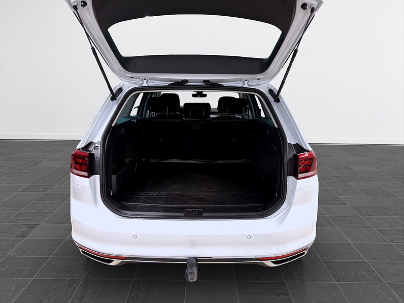 Volkswagen Passat SC GTE 218hk Keyless B-Kamera Navi Drag PDC