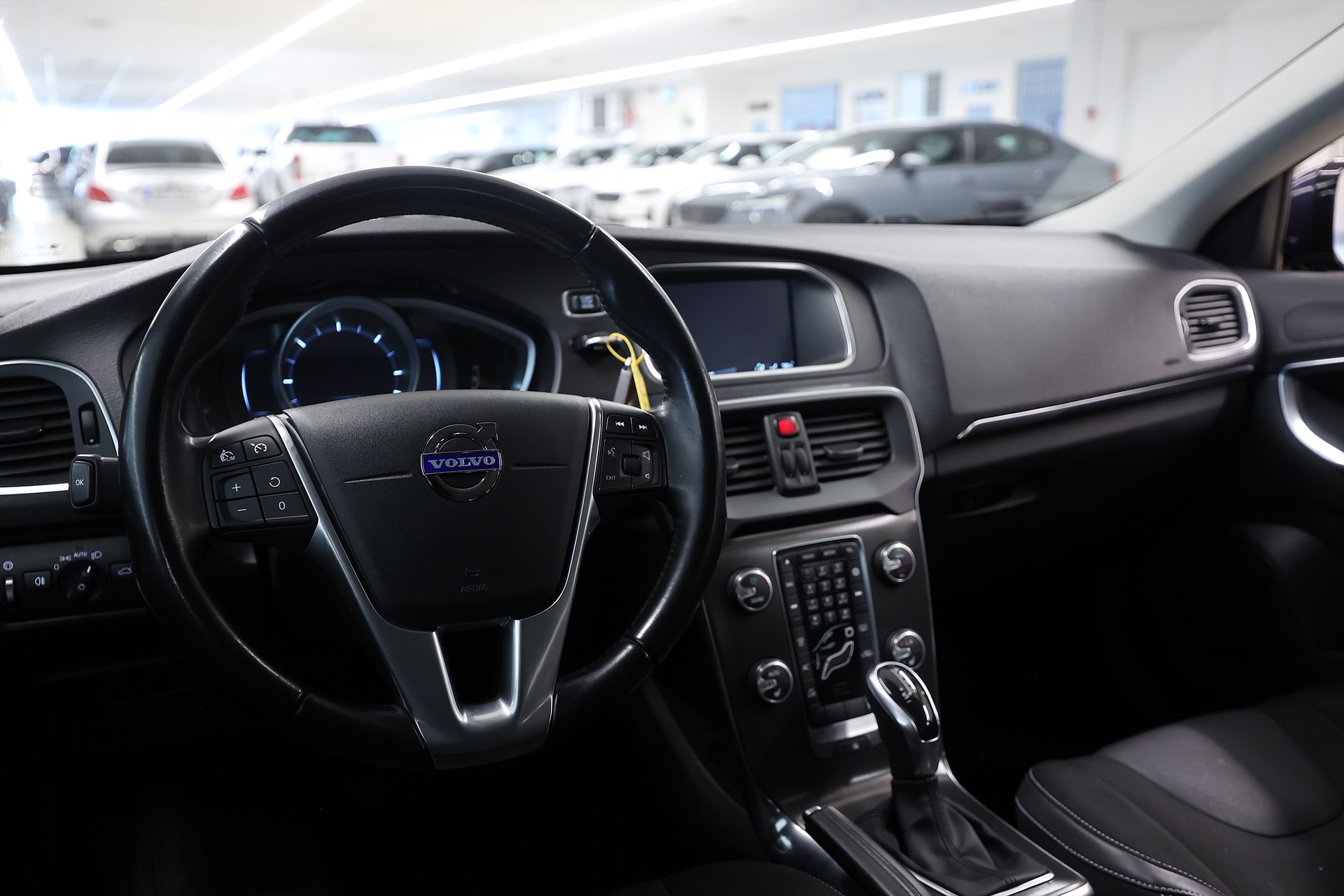 Volvo V40 D2 115hk Momentum Drag Värmare VOC PDC