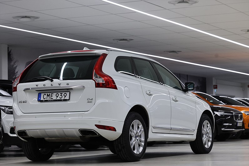 Volvo XC60 D4 AWD 181hk *Hjulkampanj!* Summum B-kamera Värmare