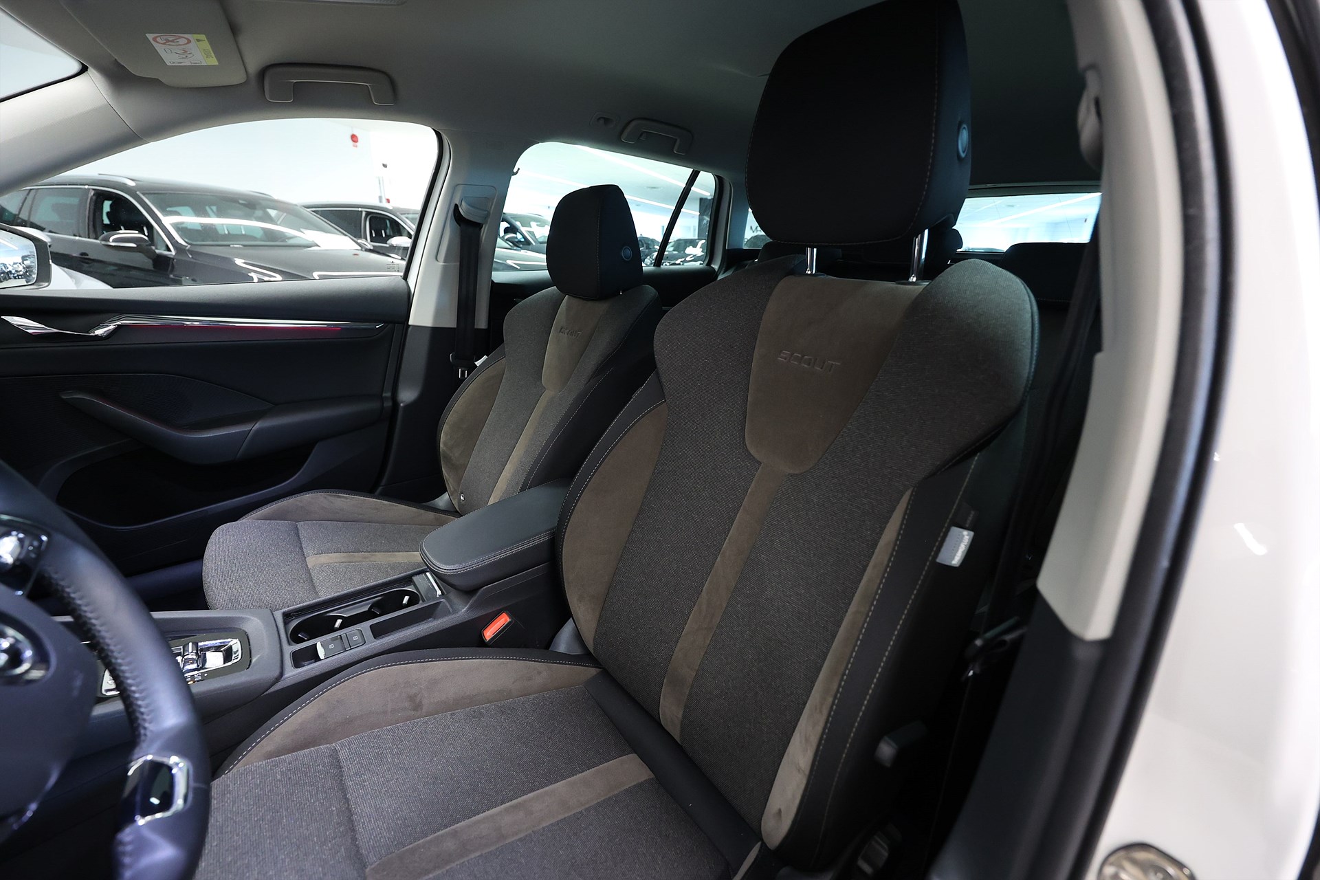 Skoda Octavia Scout Combi 4X4 150hk Comfort Drag B-kamera MOMS