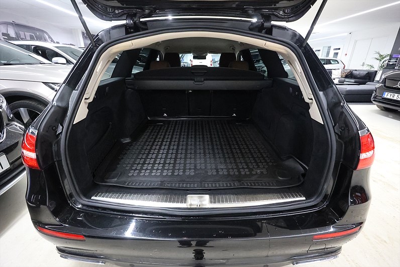 Mercedes-Benz E 220 T d 194hk Avantgarde HUD 360 Drag Läder